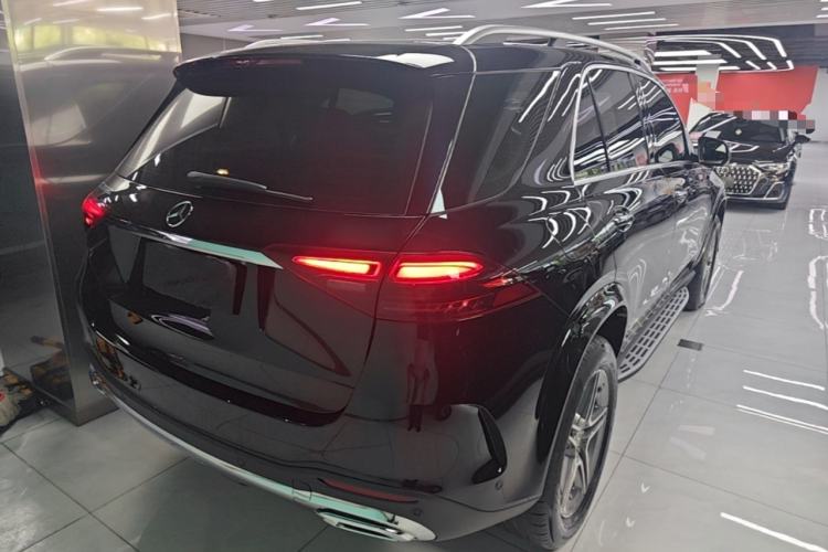 Used Mercedes-Benz GLE 2025 GLE 450 4MATIC Fashion Edition Rear Right 45 Deg