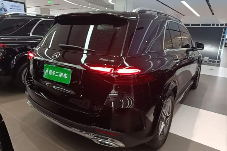 Used Mercedes-Benz GLE 2025 GLE 450 4MATIC Fashion Edition Rear Right 45 Deg