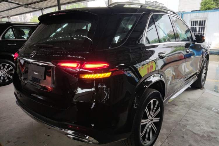 Used Mercedes-Benz GLE 2025-Year Restyled GLE 350 4MATIC Fashion Edition Rear Right 45 Deg