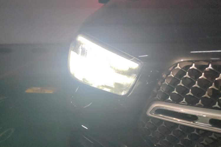 Used Mercedes-Benz GLE 2025 GLE 350 4MATIC Stylish Model Right Front Headlight