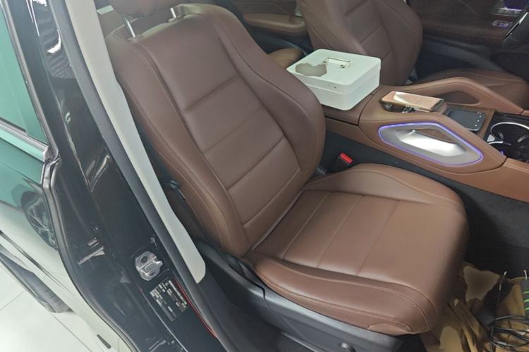Used Mercedes-Benz GLE 2025 GLE 450 4MATIC Fashion Edition Right Front Seat