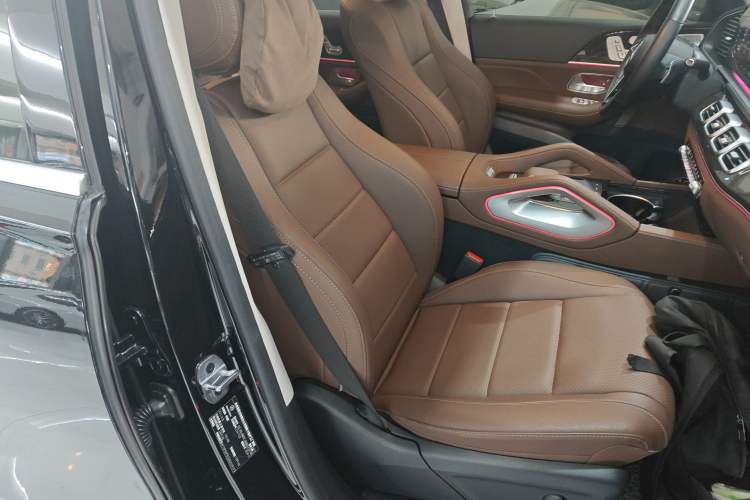 Used Mercedes-Benz GLE 2025 GLE 350 4MATIC Stylish Model Right Front Seat