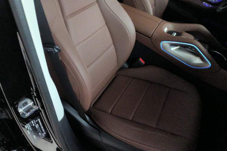 Used Mercedes-Benz GLE 2025-Year Restyled GLE 350 4MATIC Fashion Edition Right Front Seat