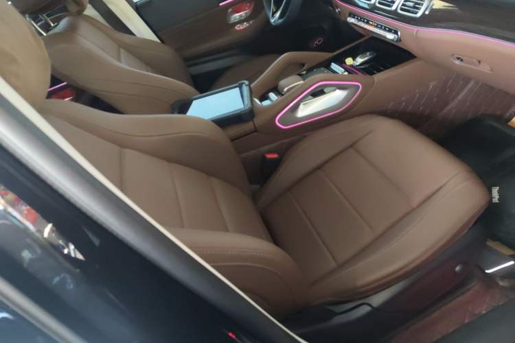 Used Mercedes-Benz GLE 2025 GLE 350 4MATIC Stylish Model Right Front Seat