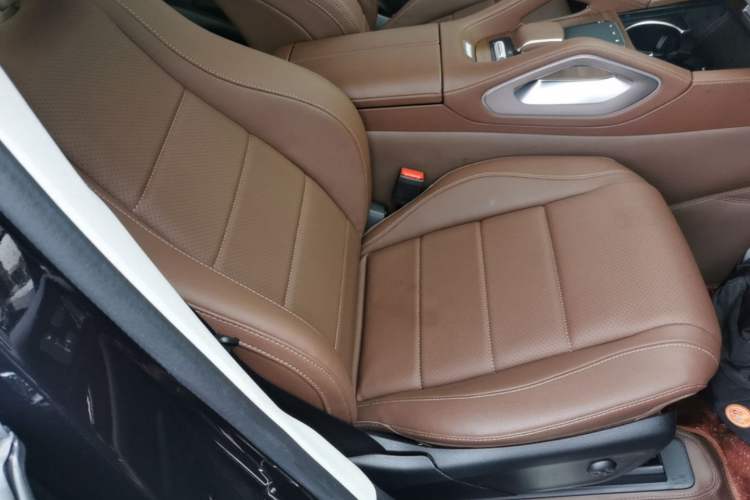 Used Mercedes-Benz GLE 2025-Year Restyled GLE 350 4MATIC Dynamic Edition Right Front Seat