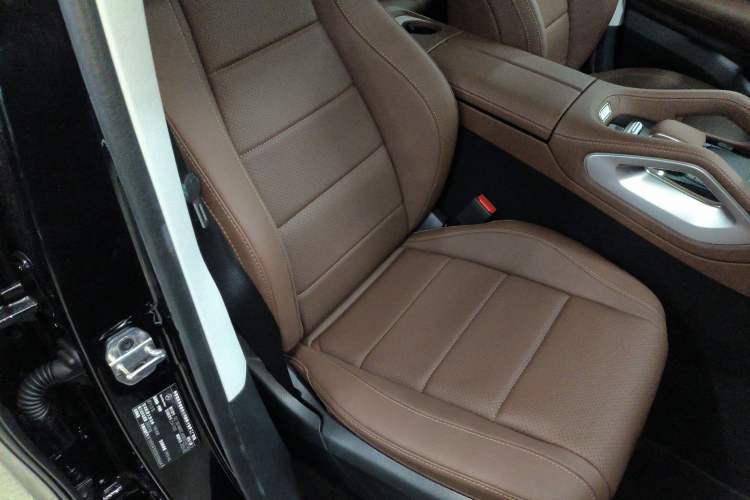 Used Mercedes-Benz GLE 2025-Year Restyled GLE 350 4MATIC Fashion Edition Right Front Seat