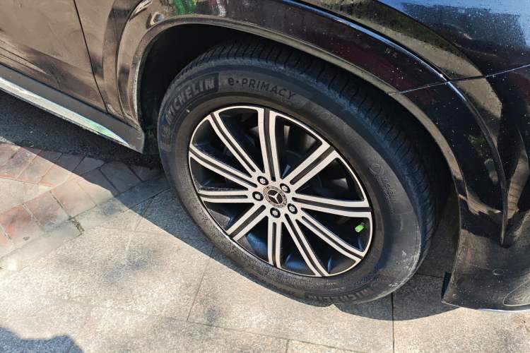Used Mercedes-Benz GLE 2025 GLE 350 4MATIC Stylish Model Right Front Wheel Hub
