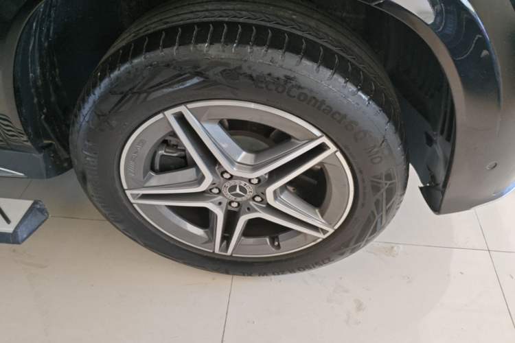 Used Mercedes-Benz GLE 2025 GLE 450 4MATIC Fashion Edition Right Front Wheel Hub