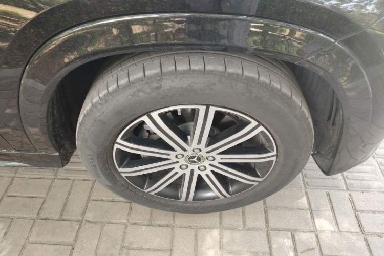 Used Mercedes-Benz GLE 2025 GLE 350 4MATIC Stylish Model Right Front Wheel Hub