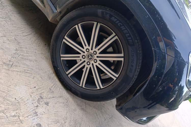 Used Mercedes-Benz GLE 2025 GLE 350 4MATIC Stylish Model Right Front Wheel Hub