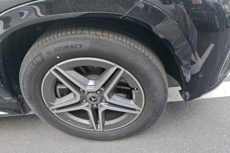 Used Mercedes-Benz GLE 2025 GLE 450 4MATIC Fashion Edition Right Front Wheel Hub