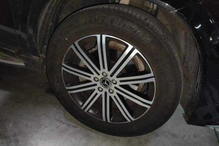 Used Mercedes-Benz GLE 2025 GLE 350 4MATIC Stylish Model Right Front Wheel Hub