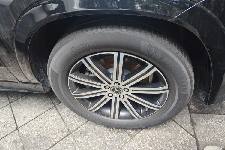 Used Mercedes-Benz GLE 2025 GLE 350 4MATIC Stylish Model Right Front Wheel Hub