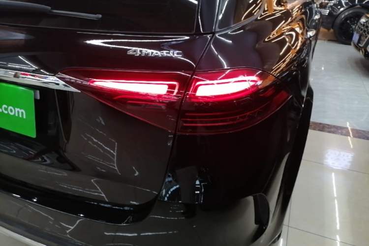 Used Mercedes-Benz GLE 2025 GLE 350 4MATIC Stylish Model Right Rear Taillight