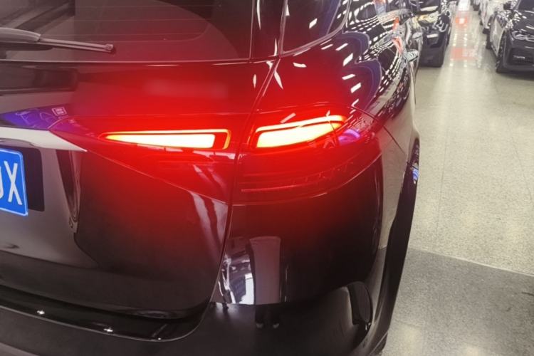 Used Mercedes-Benz GLE 2025 GLE 350 4MATIC Stylish Model Right Rear Taillight