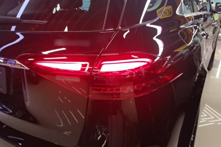 Used Mercedes-Benz GLE 2025 GLE 350 4MATIC Stylish Model Right Rear Taillight