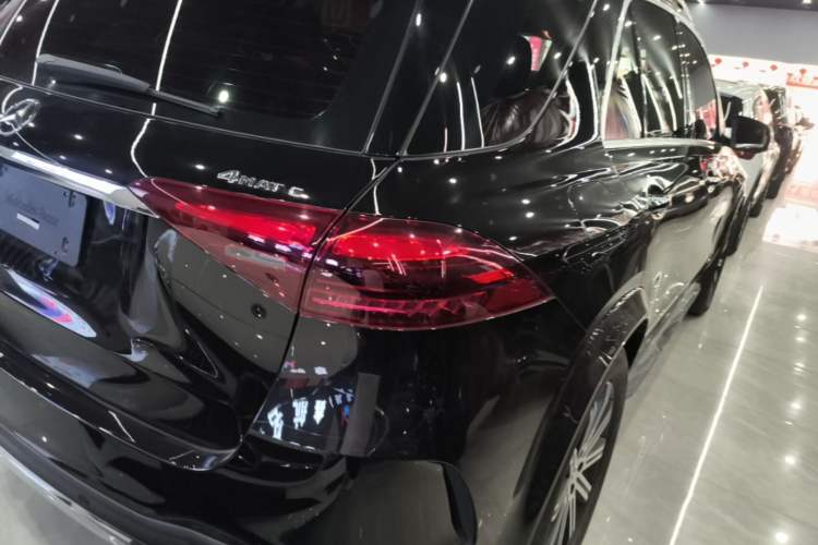 Used Mercedes-Benz GLE 2025 GLE 350 4MATIC Stylish Model Right Rear Taillight