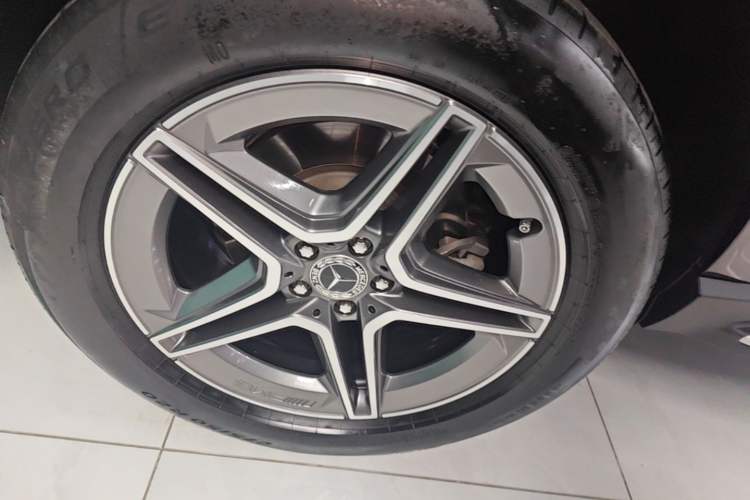 Used Mercedes-Benz GLE 2025 GLE 450 4MATIC Fashion Edition Right Rear Wheel Hub