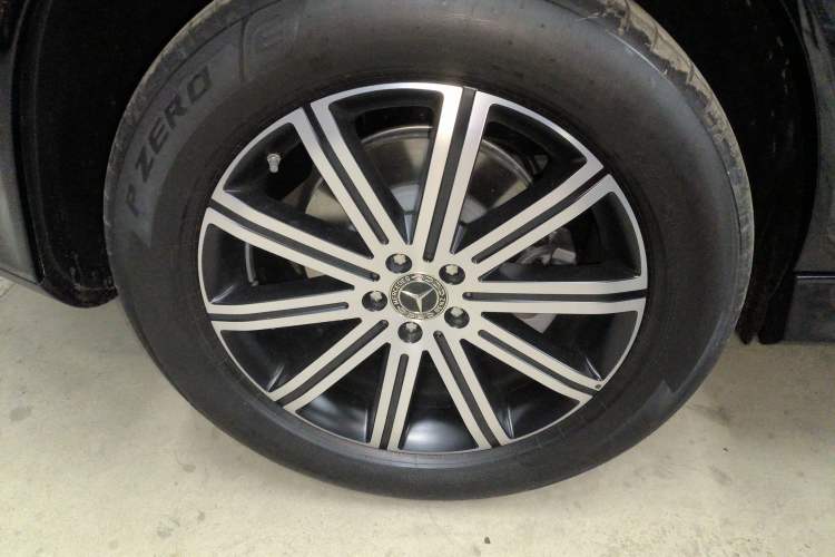 Used Mercedes-Benz GLE 2025-Year Restyled GLE 350 4MATIC Fashion Edition Right Rear Wheel Hub
