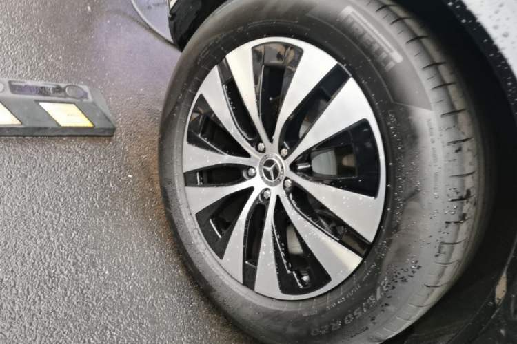 Used Mercedes-Benz GLE 2025-Year Restyled GLE 350 4MATIC Dynamic Edition Right Rear Wheel Hub