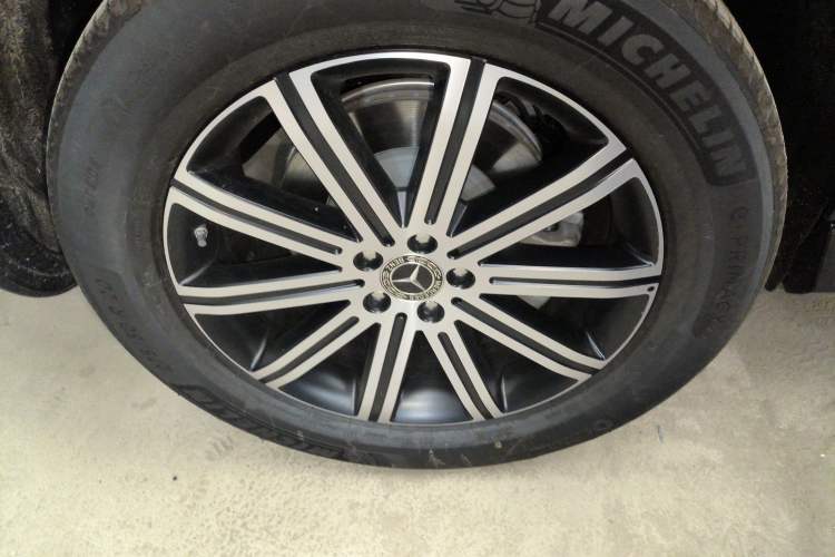 Used Mercedes-Benz GLE 2025-Year Restyled GLE 350 4MATIC Fashion Edition Right Rear Wheel Hub