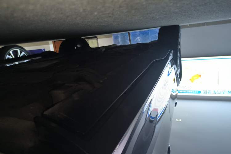 Used Mercedes-Benz GLE 2025 GLE 350 4MATIC Stylish Model Right Side Sill