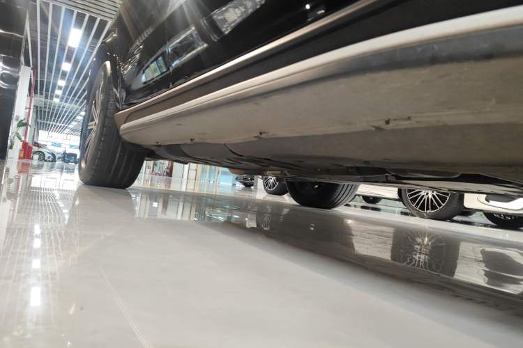 Used Mercedes-Benz GLE 2025 GLE 350 4MATIC Stylish Model Right Side Sill