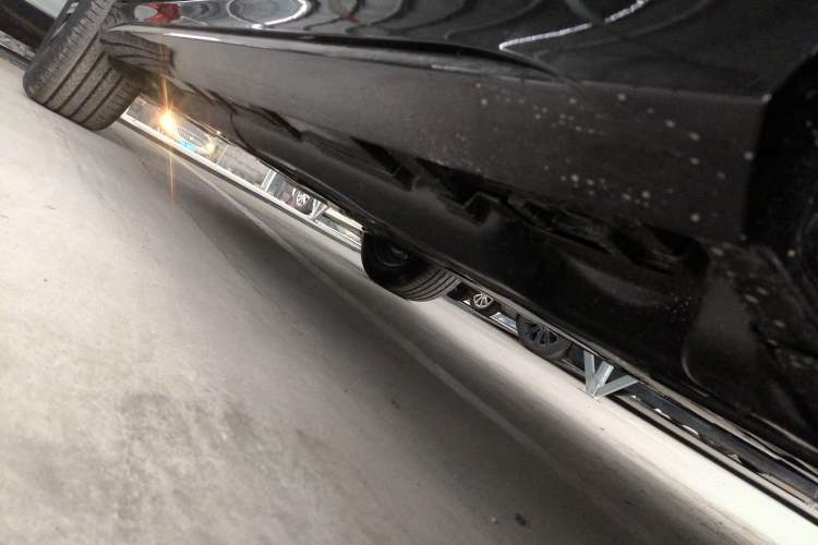 Used Mercedes-Benz GLE 2025-Year Restyled GLE 350 4MATIC Fashion Edition Right Side Sill