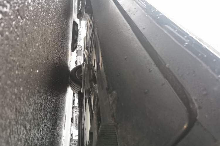 Used Mercedes-Benz GLE 2025-Year Restyled GLE 350 4MATIC Dynamic Edition Right Side Sill