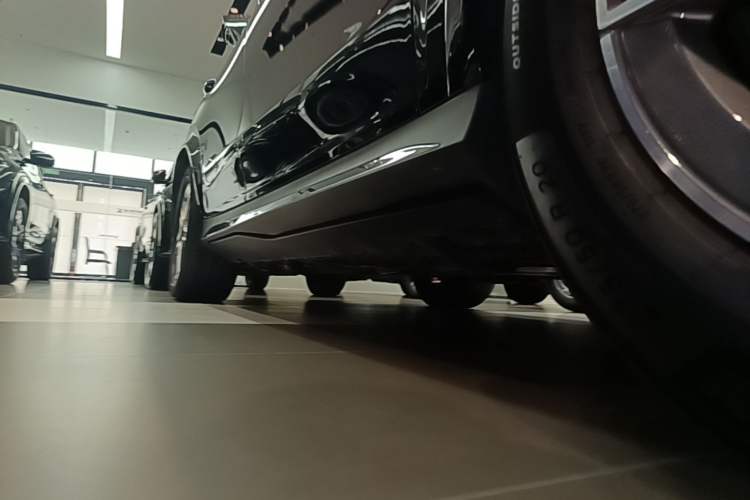 Used Mercedes-Benz GLE 2025 GLE 450 4MATIC Fashion Edition Right Side Sill