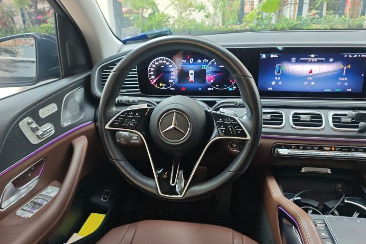 Used Mercedes-Benz GLE 2025 GLE 350 4MATIC Stylish Model Steering Wheel