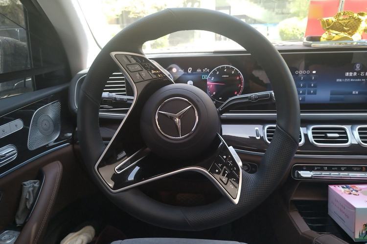 Used Mercedes-Benz GLE 2025 GLE 350 4MATIC Stylish Model Steering Wheel