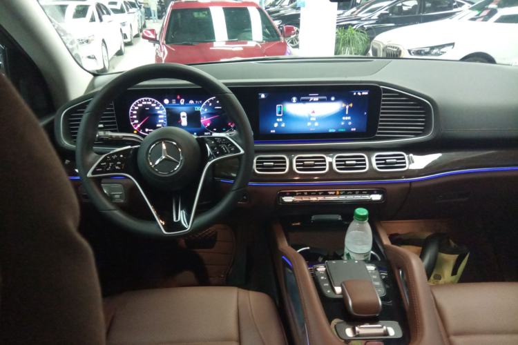 Used Mercedes-Benz GLE 2025 GLE 350 4MATIC Stylish Model Steering Wheel