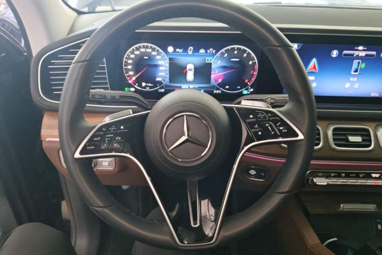 Used Mercedes-Benz GLE 2025 Facelift GLE 450 4MATIC Stylish Edition Steering Wheel