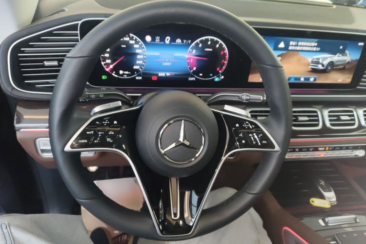 Used Mercedes-Benz GLE 2025 GLE 350 4MATIC Stylish Model Steering Wheel