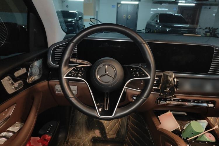 Used Mercedes-Benz GLE 2025 GLE 350 4MATIC Stylish Model Steering Wheel