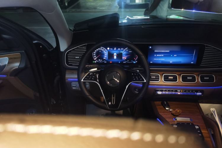 Used Mercedes-Benz GLE 2025 Facelift GLE 450 4MATIC Stylish Edition Steering Wheel