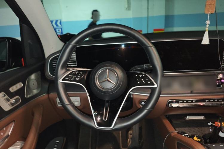Used Mercedes-Benz GLE 2025 GLE 450 4MATIC Luxury Model Steering Wheel