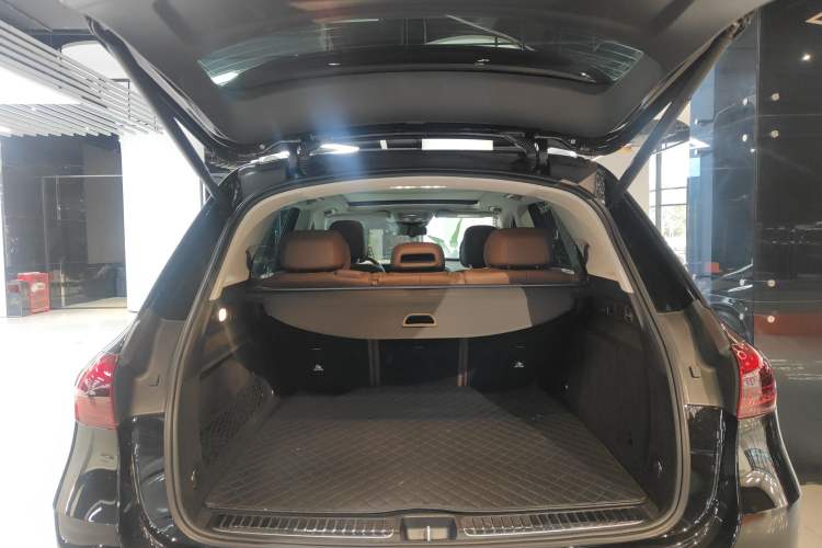 Used Mercedes-Benz GLE 2025 GLE 350 4MATIC Stylish Model Trunk