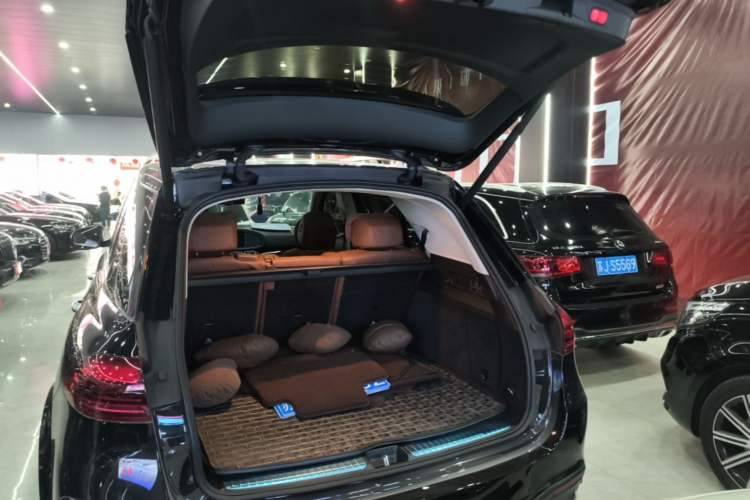 Used Mercedes-Benz GLE 2025 GLE 350 4MATIC Stylish Model Trunk