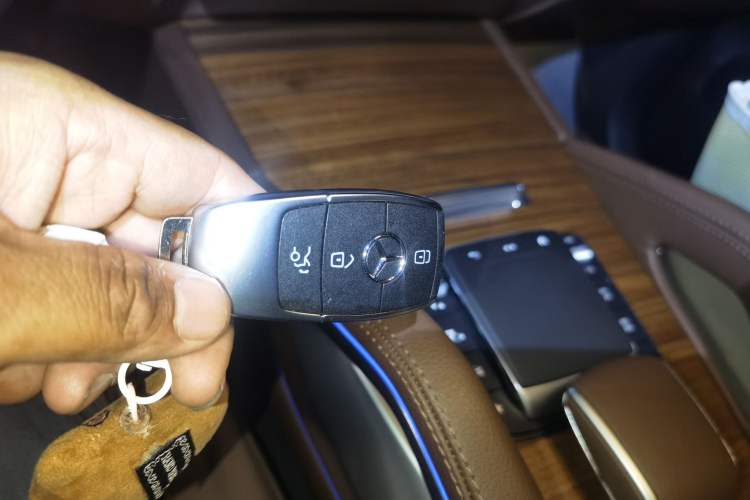 Used Mercedes-Benz GLE 2025 Facelift GLE 450 4MATIC Stylish Edition Vehicle Key