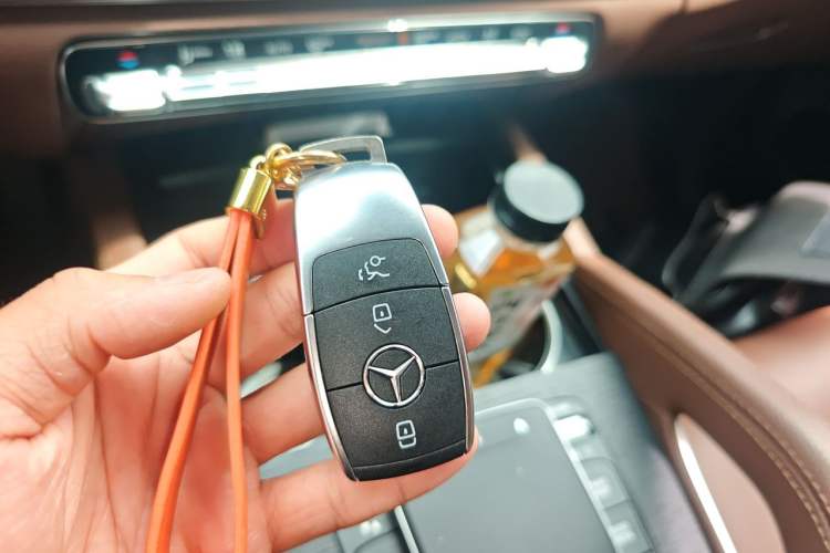 Used Mercedes-Benz GLE 2025 GLE 450 4MATIC Luxury Model Vehicle Key