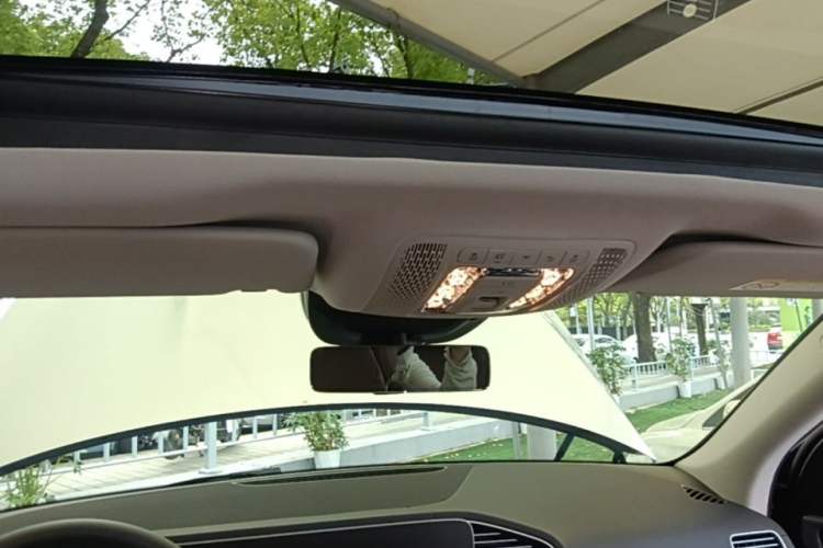 Used Mercedes-Benz GLE 2025 GLE 350 4MATIC Stylish Model Headliner
