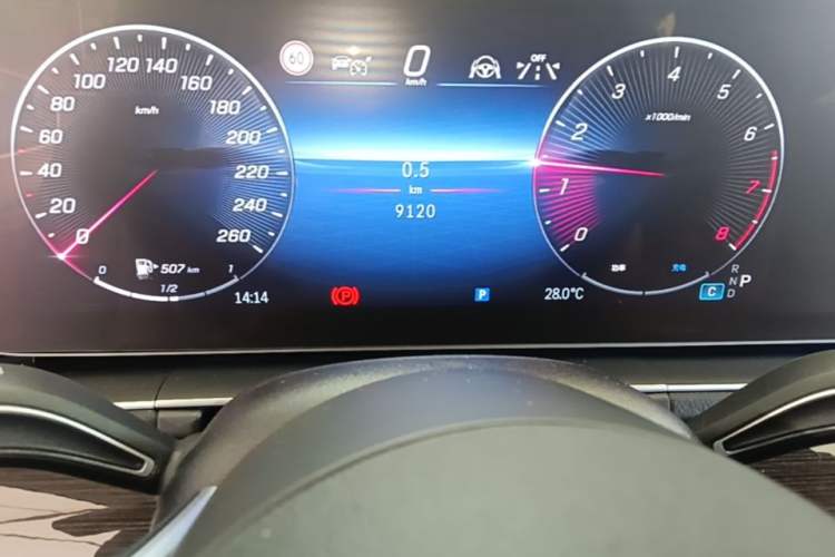 Used Mercedes-Benz GLE 2025 GLE 350 4MATIC Stylish Model Odometer Close Up