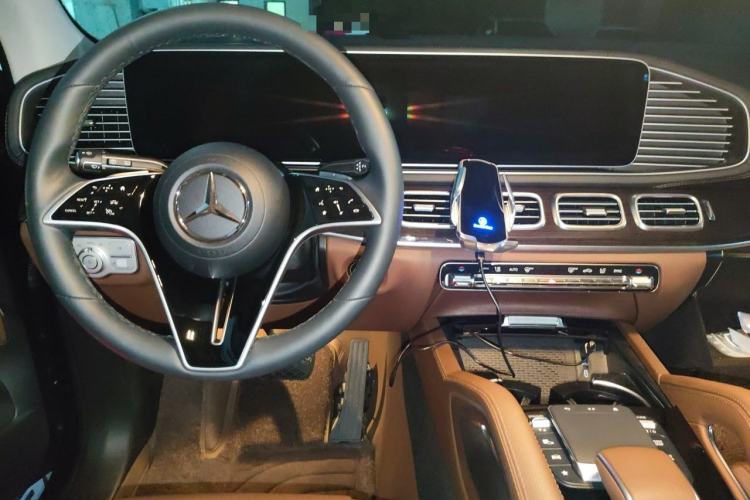 Used Mercedes-Benz GLE 2026 GLE 350 4MATIC Dynamic Model Center Console