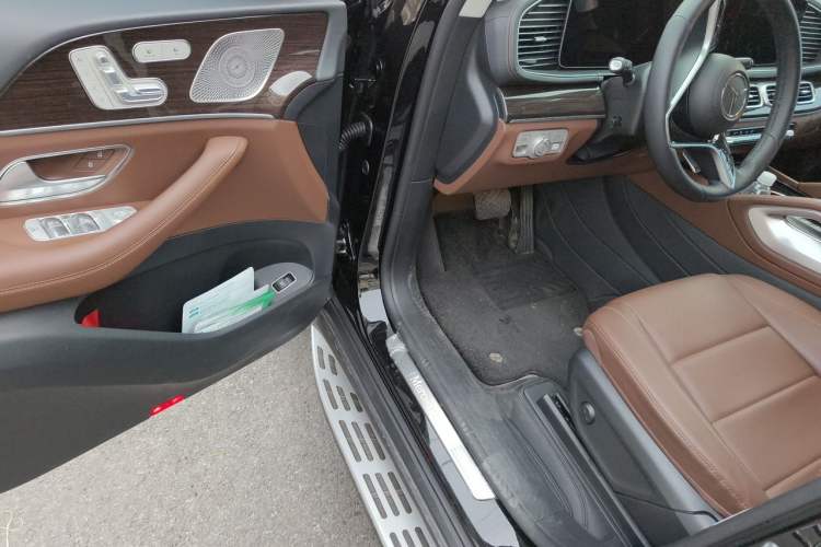 Used Mercedes-Benz GLE 2026 GLE 350 4MATIC Dynamic Model Driver Seat