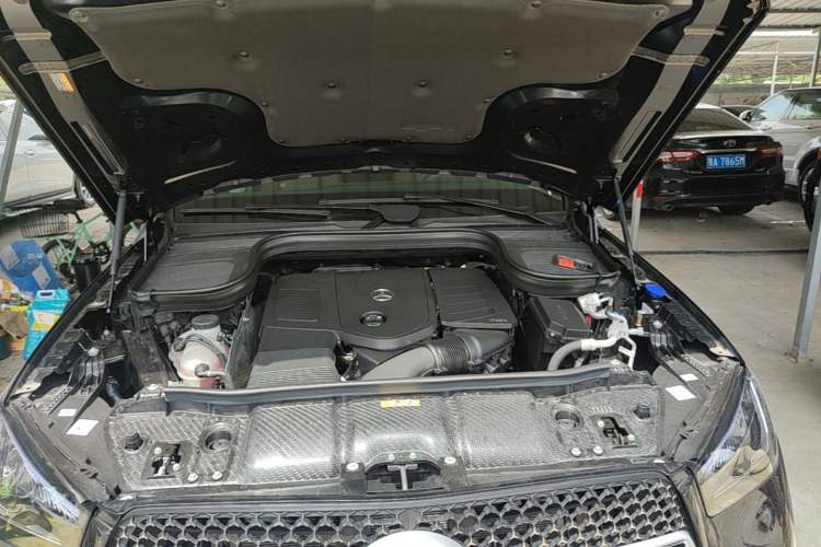 Used Mercedes-Benz GLE 2026 GLE 350 4MATIC Dynamic Model Engine Bay