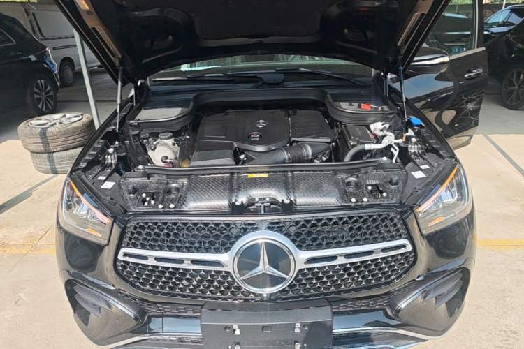 Used Mercedes-Benz GLE 2026 Model GLE 350 4MATIC Fashion Version Engine Bay