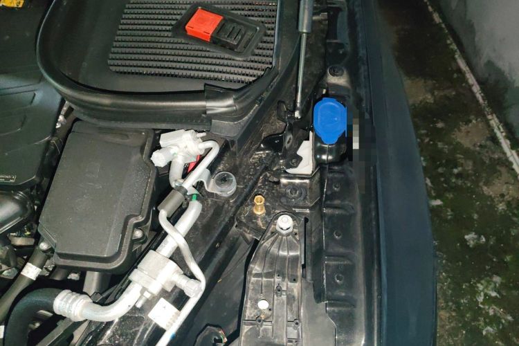 Used Mercedes-Benz GLE 2026 GLE 350 4MATIC Dynamic Model Engine Bay Left