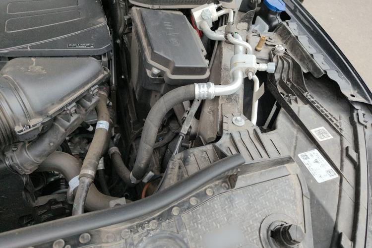 Used Mercedes-Benz GLE 2026 GLE 350 4MATIC Dynamic Model Engine Bay Left